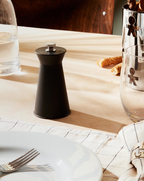 Pépé le Moko white Salt grinder Alessi 1