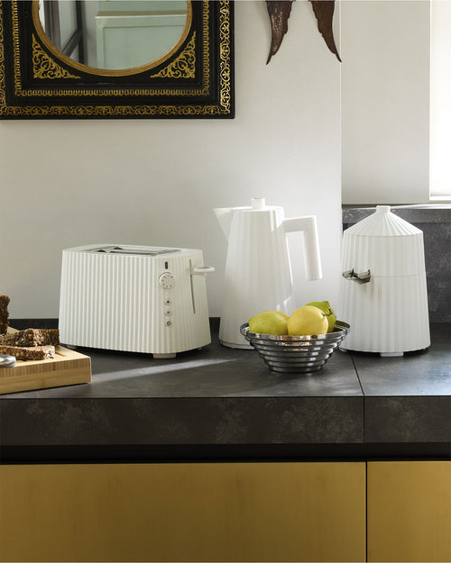 Plissé white Toaster. European plug Alessi 2